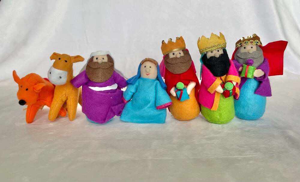 Handmade Felt Nativity Set 7-Piece Christmas Figurine Collection